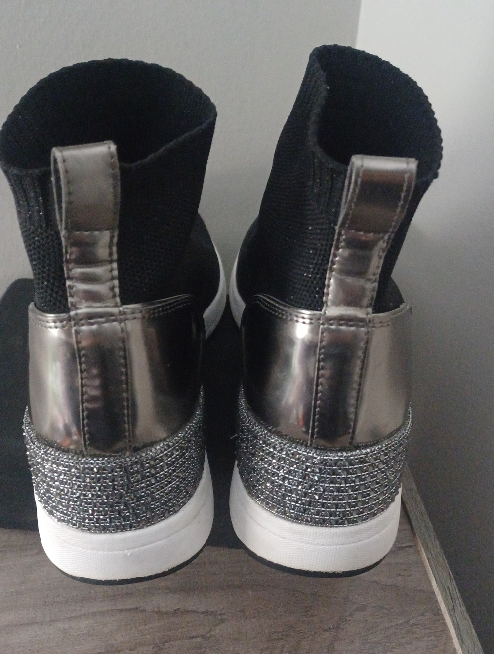 Michael Kors Skylar Iconic Knit Crystal Wedge Sneakers Sz 9 - Picture 4 of 6